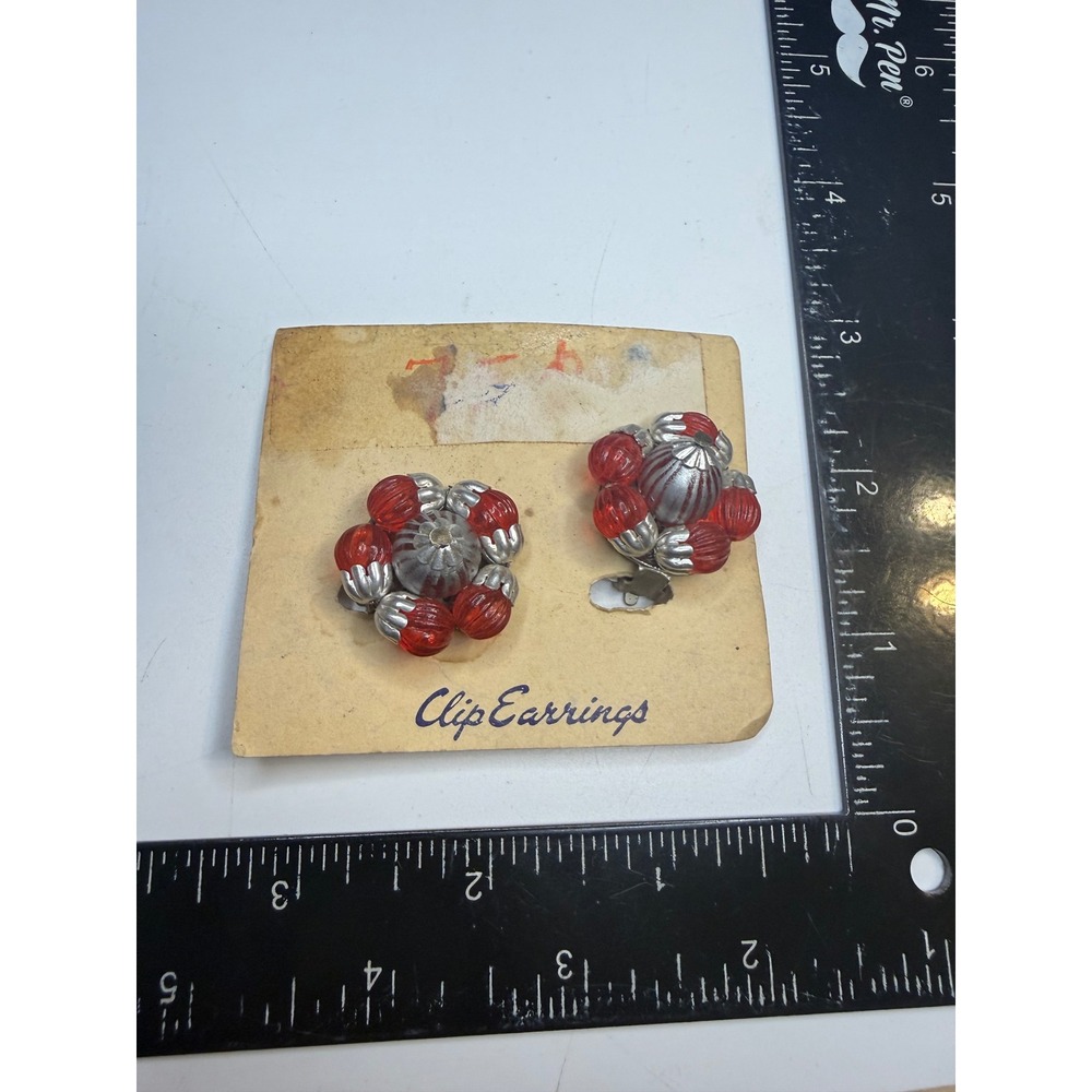 Vintage Hong Kong Red Ribbed Bead Silver Tone Cluster Clip On Earrings NOS